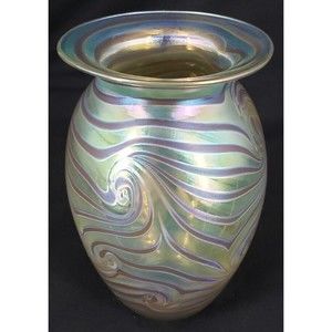 Signed Robert Eickholt Iridescent Art Glass King Tut Pattern Vase 6.5"